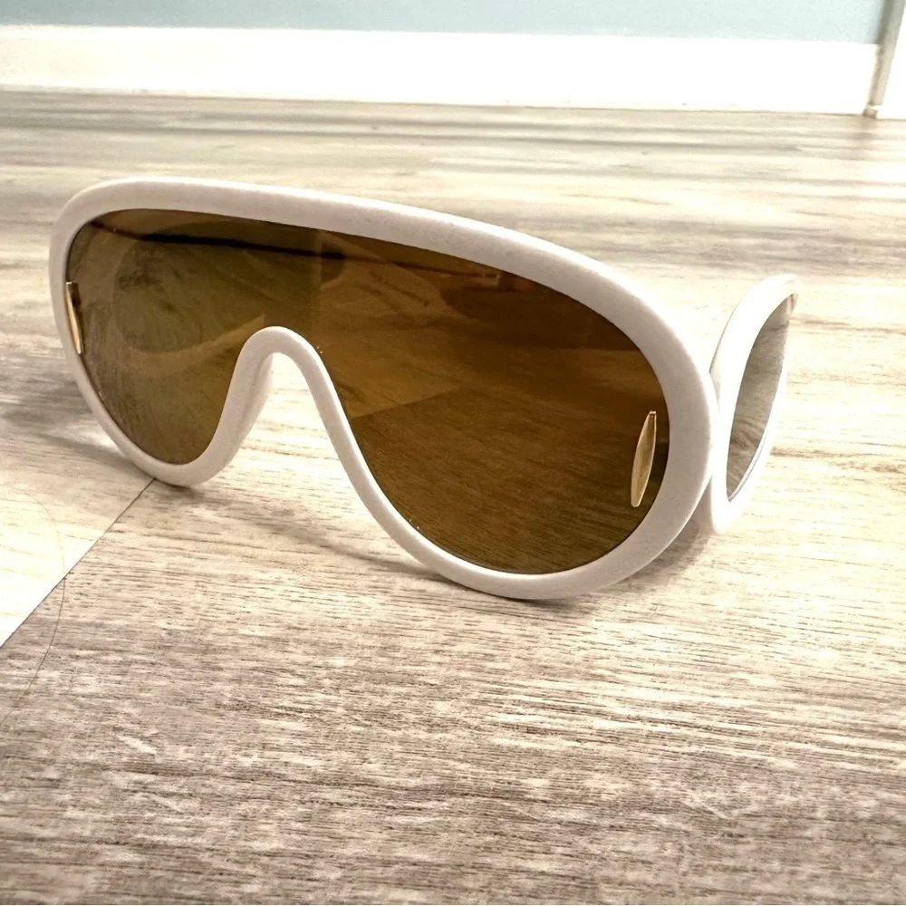 White Y2K Futuristic Oversized Shield Sunglasses Gold Lens